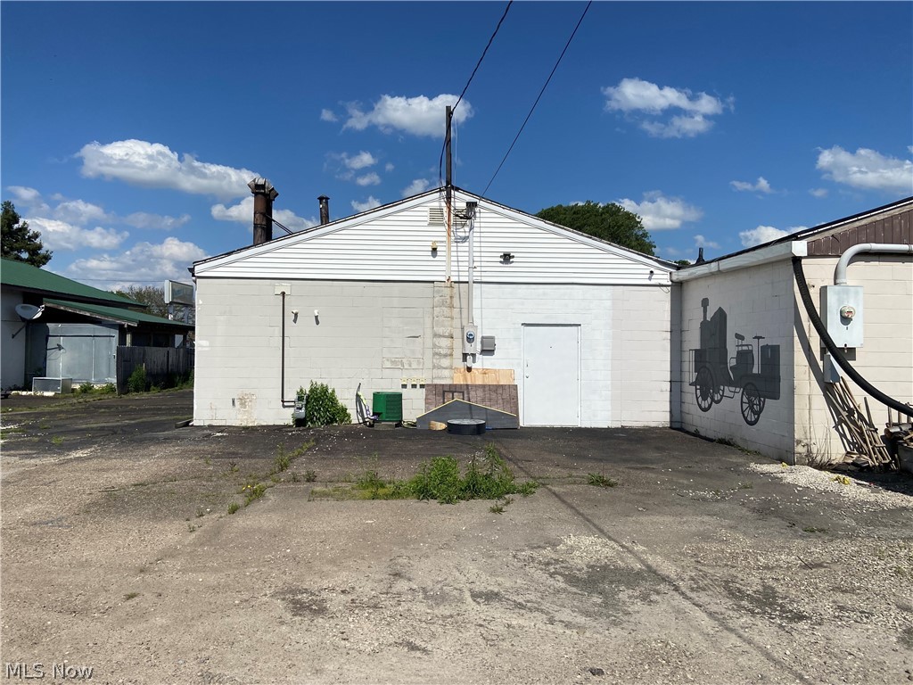 304 S College Street Newcomerstown OH 43832