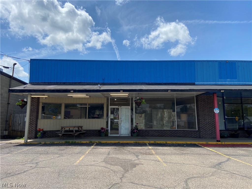 304 S College Street Newcomerstown OH 43832