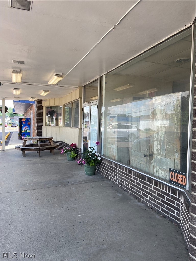 304 S College Street Newcomerstown OH 43832