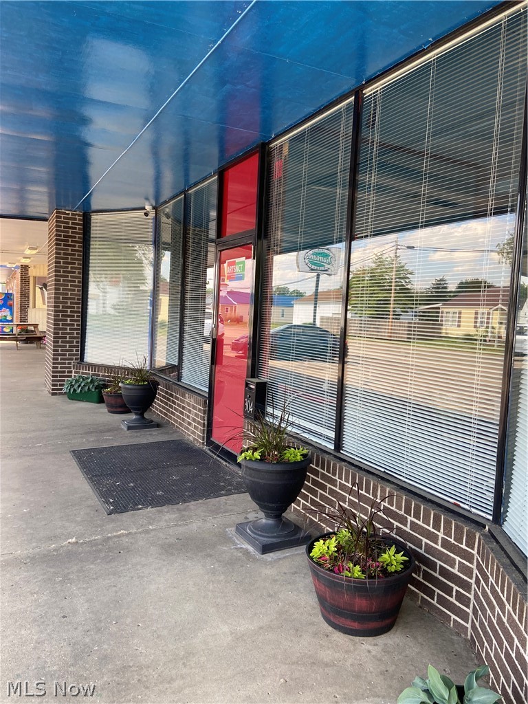 304 S College Street Newcomerstown OH 43832
