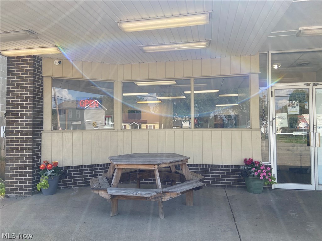 304 S College Street Newcomerstown OH 43832