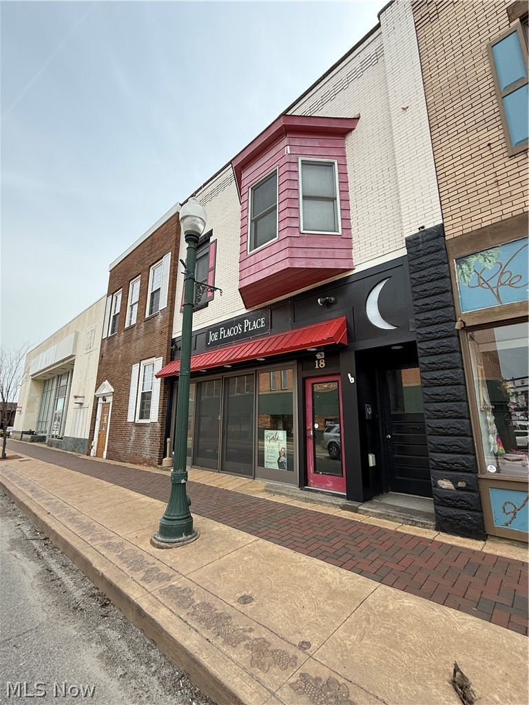 18 E Main Street Geneva OH 44041