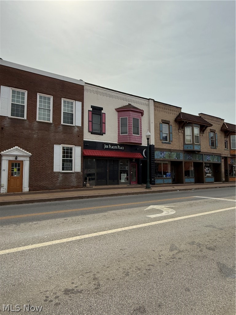 18 E Main Street Geneva OH 44041