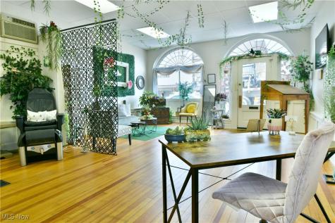 12 - 14 N Main Street Hubbard OH 44425