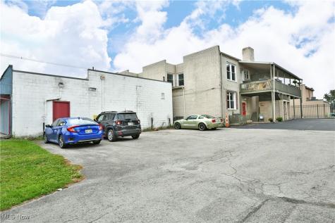 12 - 14 N Main Street Hubbard OH 44425
