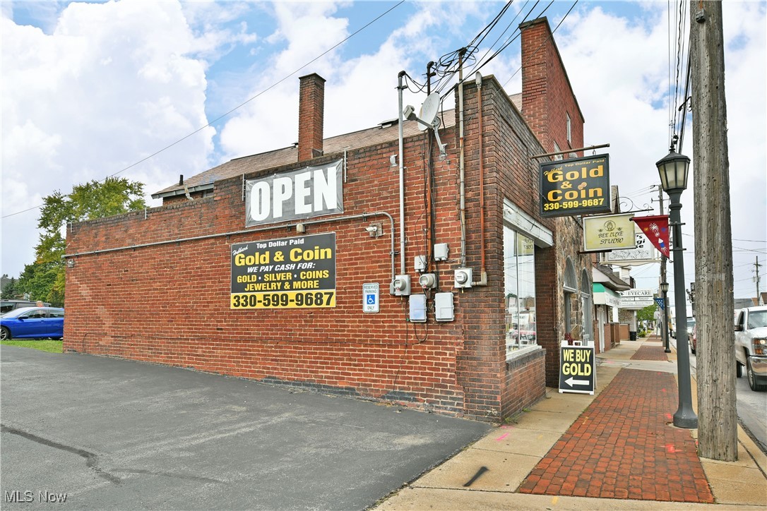 12 - 14 N Main Street Hubbard OH 44425
