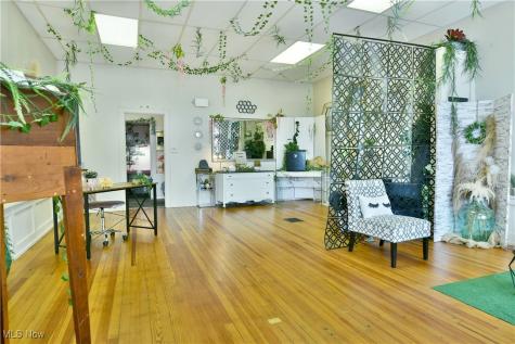 12 - 14 N Main Street Hubbard OH 44425
