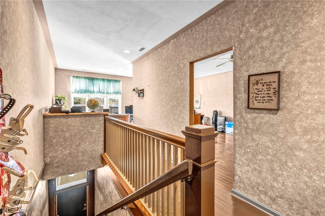 128 2nd Street NW Barberton OH 44203