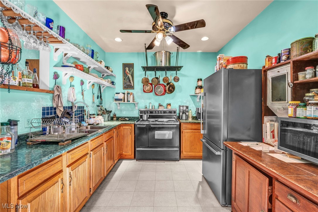 128 2nd Street NW Barberton OH 44203