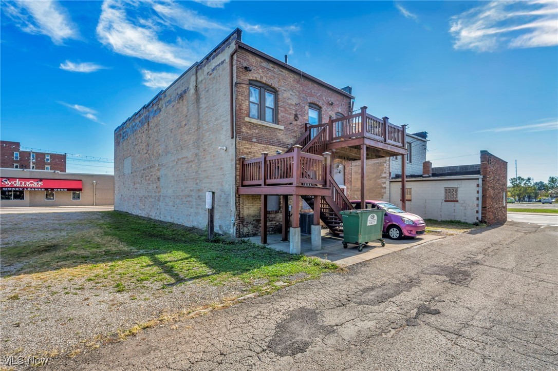 128 2nd Street NW Barberton OH 44203