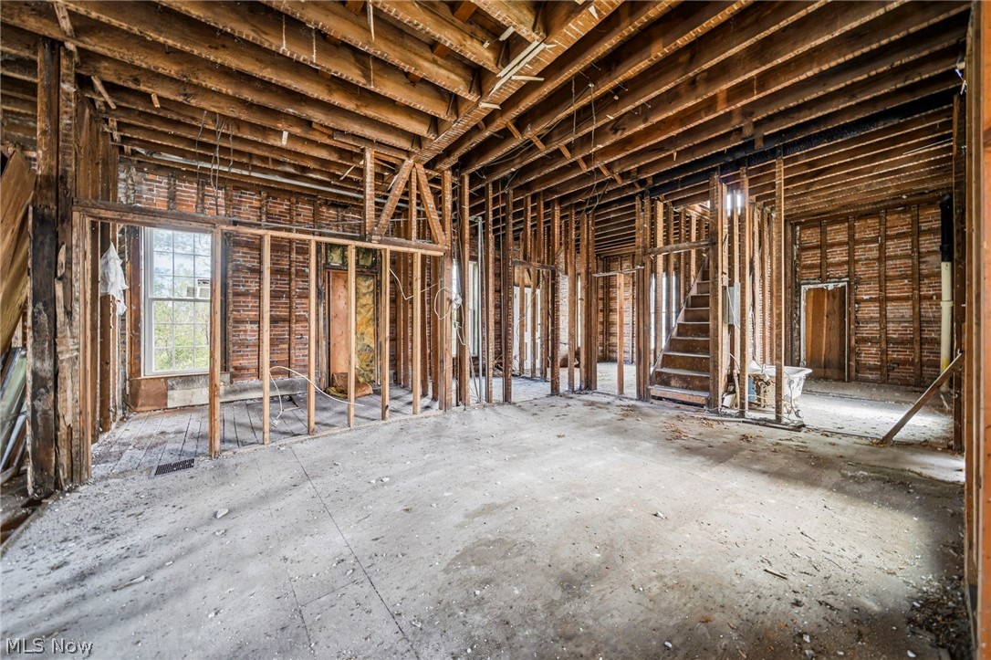 2699 E Center Street Conneaut OH 44030