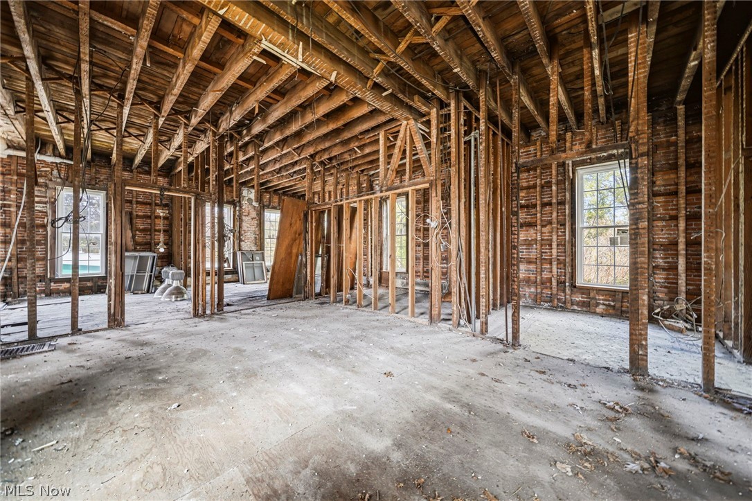 2699 E Center Street Conneaut OH 44030