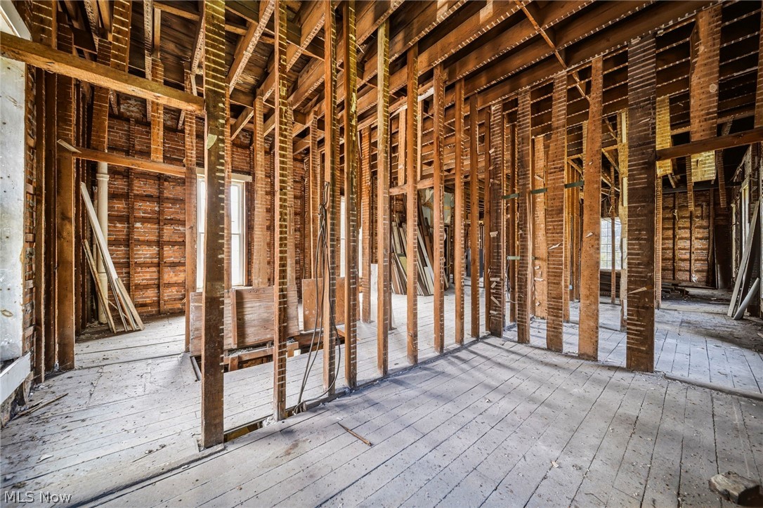 2699 E Center Street Conneaut OH 44030