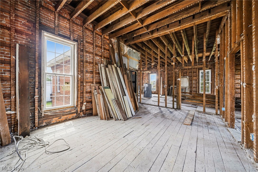 2699 E Center Street Conneaut OH 44030