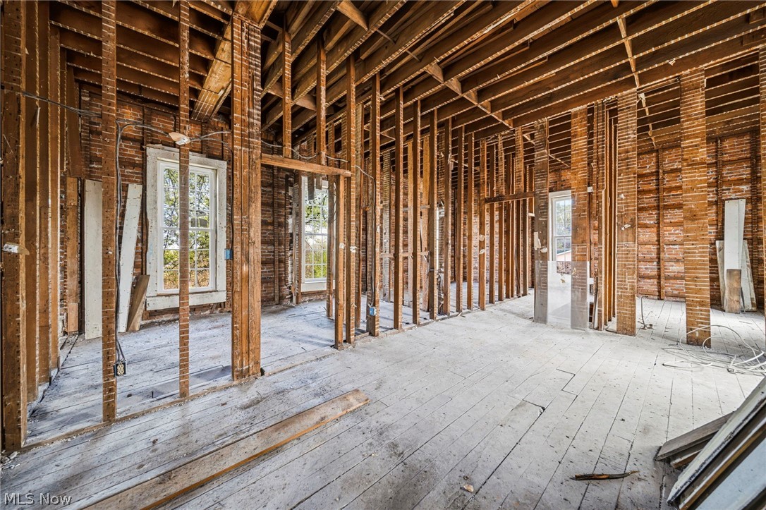 2699 E Center Street Conneaut OH 44030