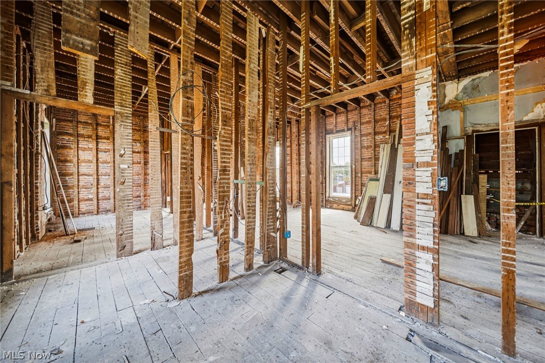 2699 E Center Street Conneaut OH 44030