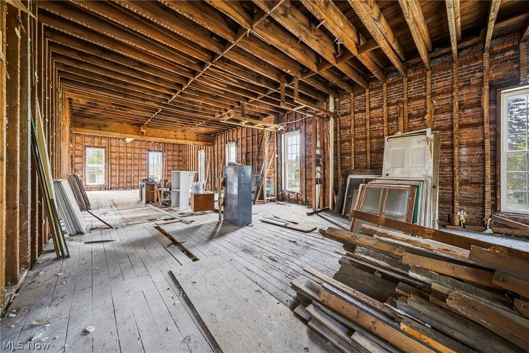 2699 E Center Street Conneaut OH 44030