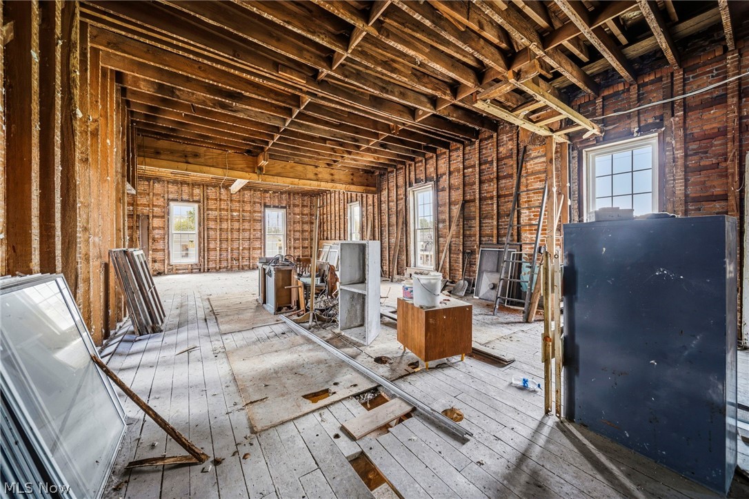 2699 E Center Street Conneaut OH 44030