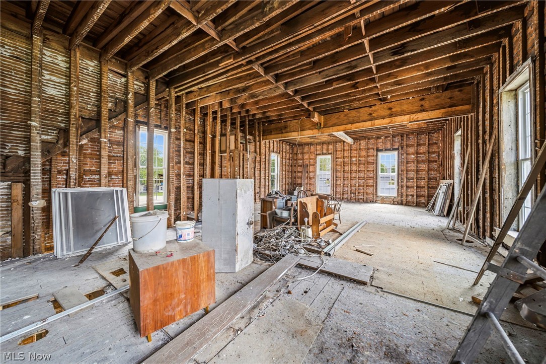 2699 E Center Street Conneaut OH 44030
