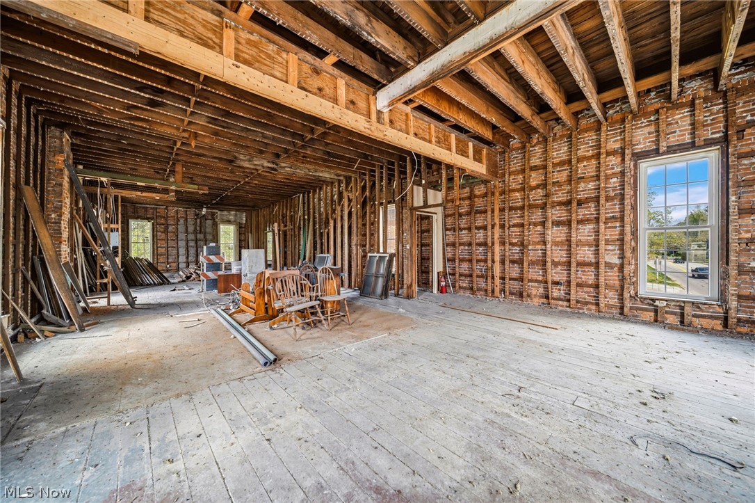 2699 E Center Street Conneaut OH 44030