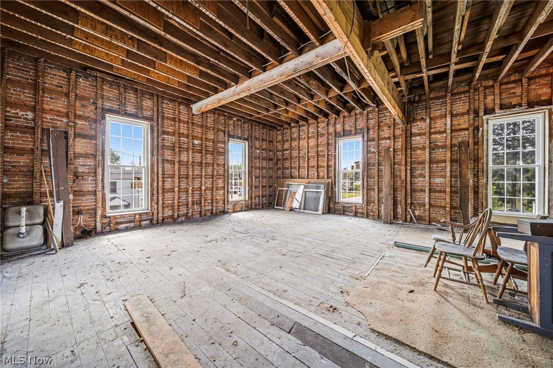 2699 E Center Street Conneaut OH 44030