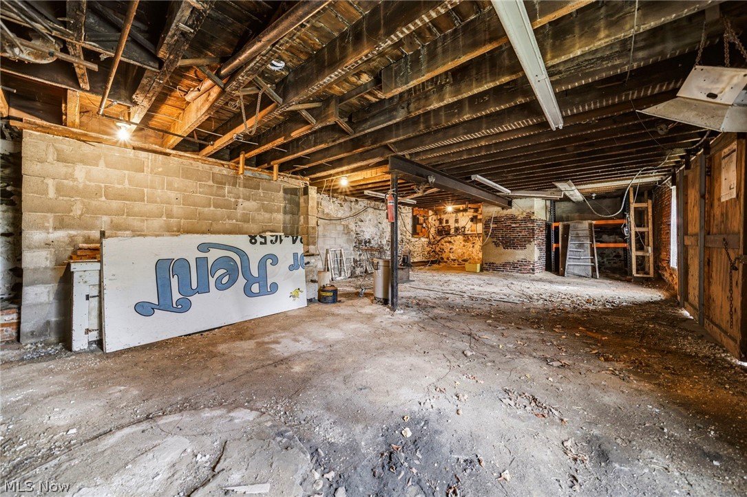 2699 E Center Street Conneaut OH 44030