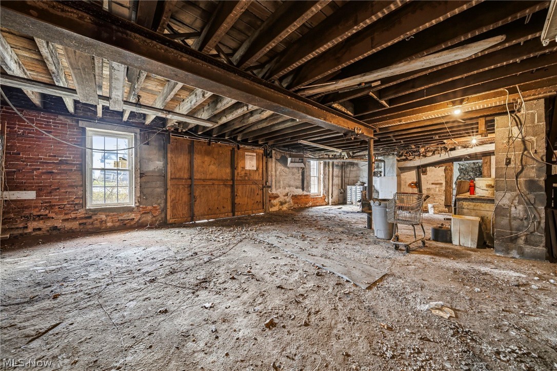 2699 E Center Street Conneaut OH 44030