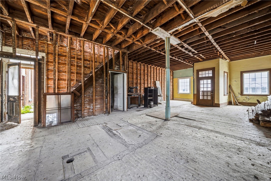 2699 E Center Street Conneaut OH 44030