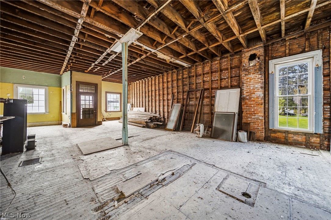 2699 E Center Street Conneaut OH 44030