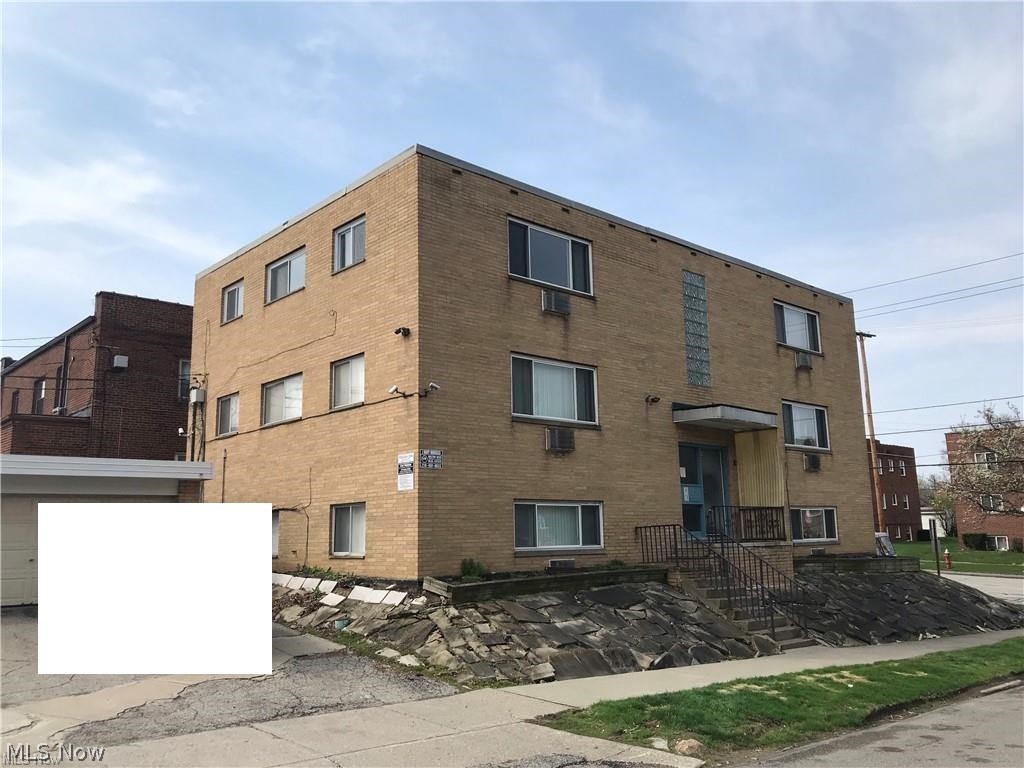 4101-5753 Ridge Road Cleveland OH 44144