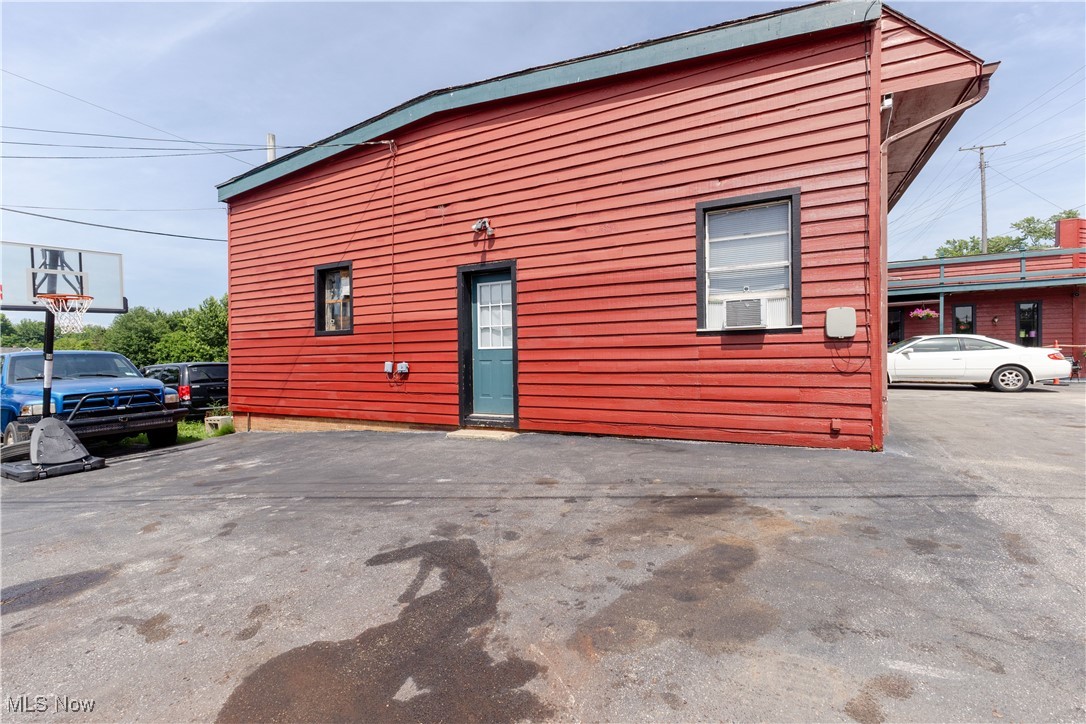 745 E Main Street Geneva OH 44041