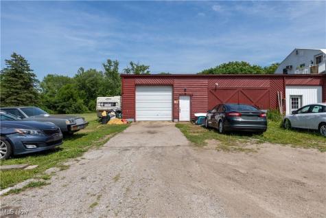 745 E Main Street Geneva OH 44041