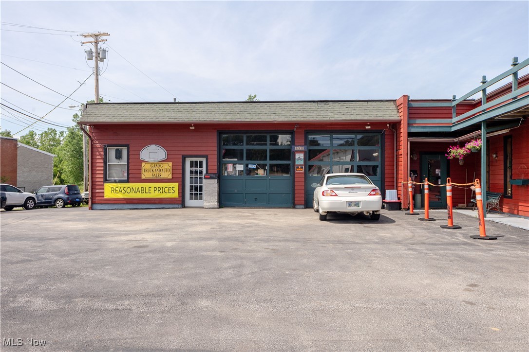 745 E Main Street Geneva OH 44041