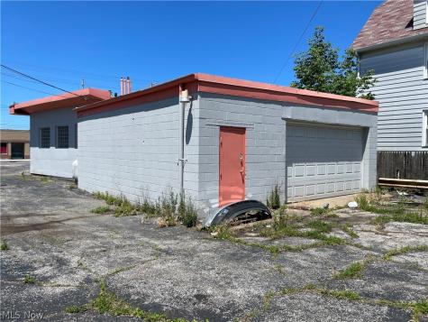 751 E 185th Street Cleveland OH 44119