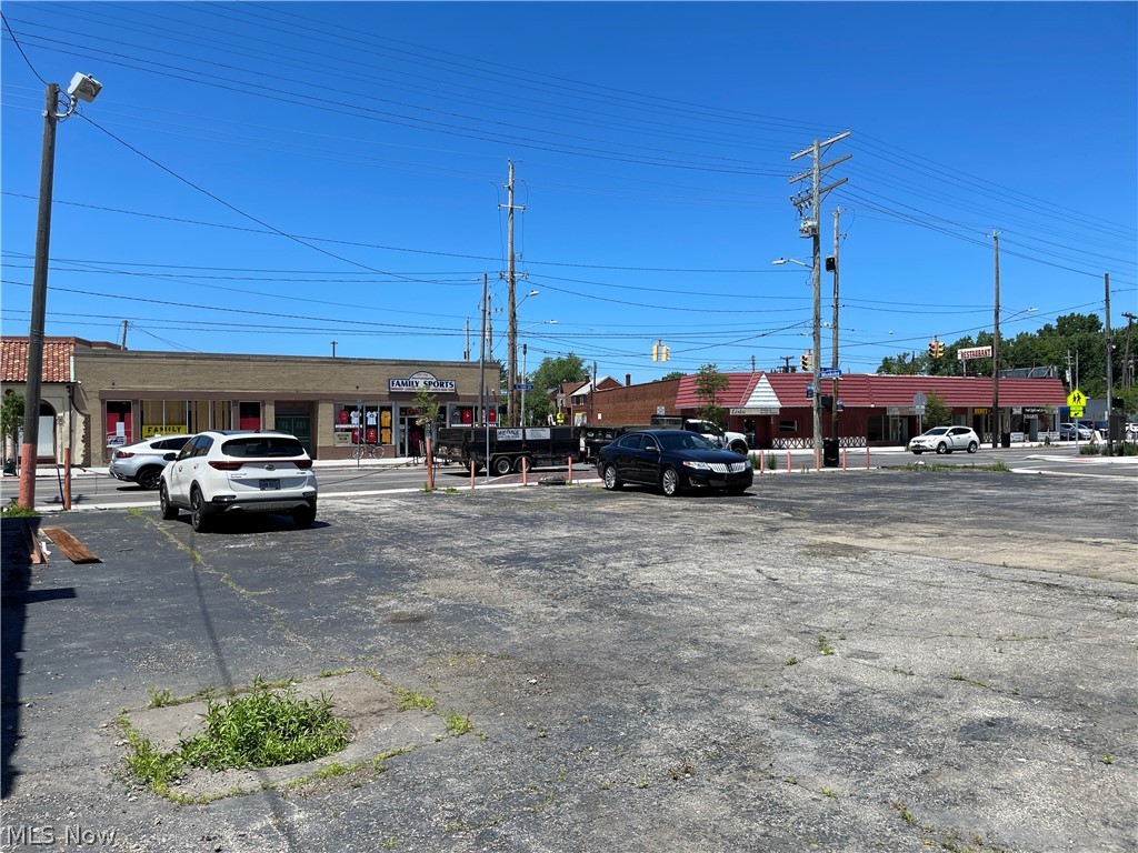 751 E 185th Street Cleveland OH 44119