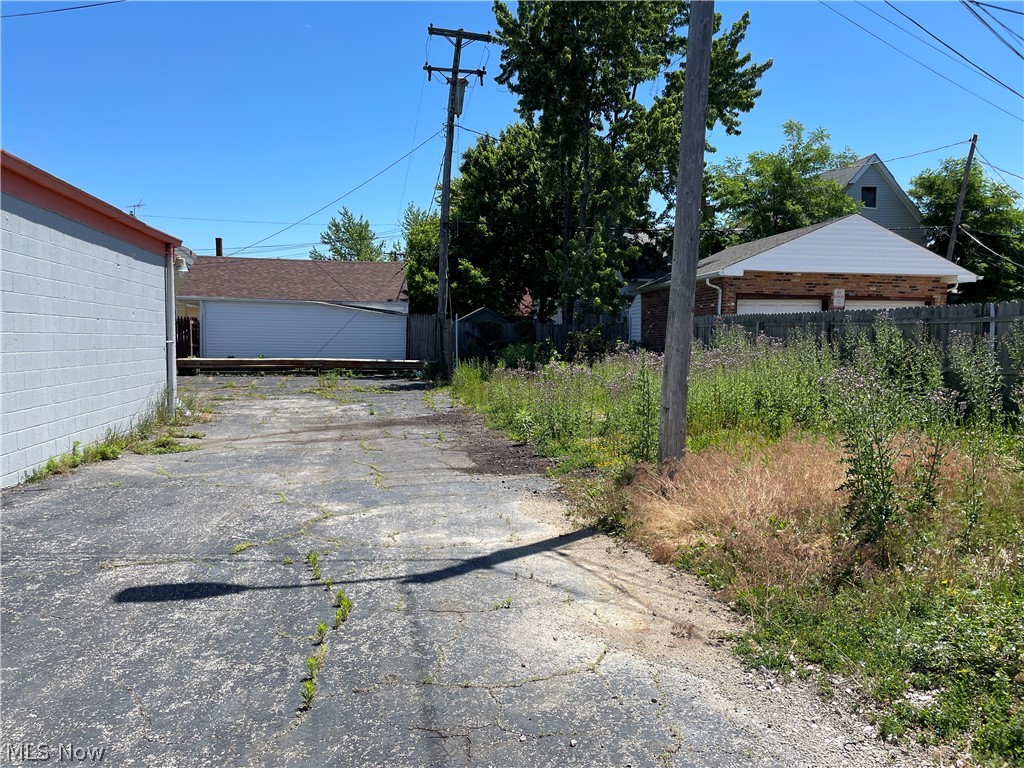 751 E 185th Street Cleveland OH 44119