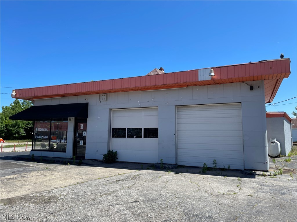 751 E 185th Street Cleveland OH 44119