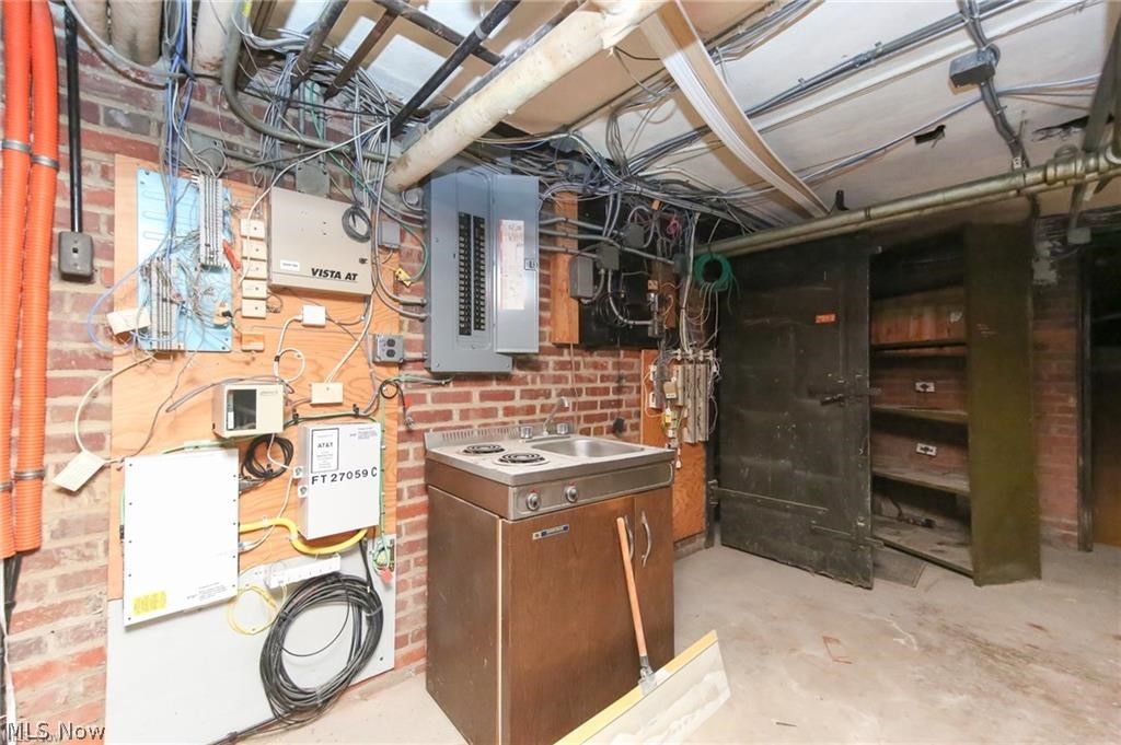 27059 Center Ridge Road Westlake OH 44145
