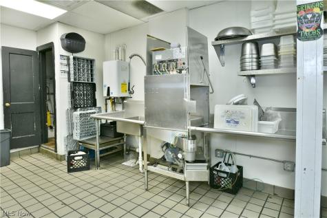 24 N Phelps Street Youngstown OH 44503