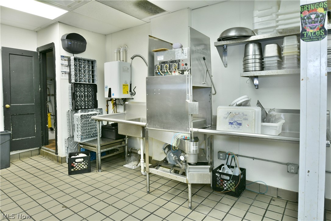 24 N Phelps Street Youngstown OH 44503