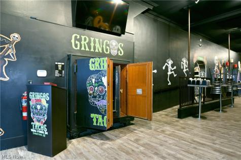 24 N Phelps Street Youngstown OH 44503