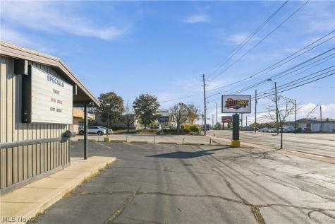 1305 E Tallmadge Avenue Akron OH 44310