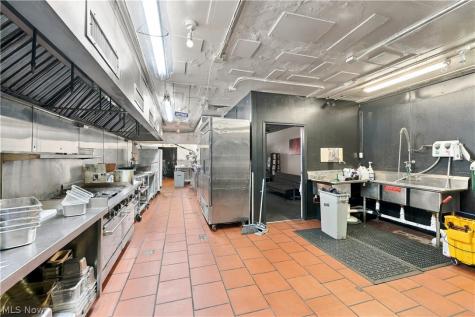 1305 E Tallmadge Avenue Akron OH 44310