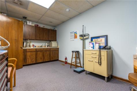 105 5th Street SE Barberton OH 44203