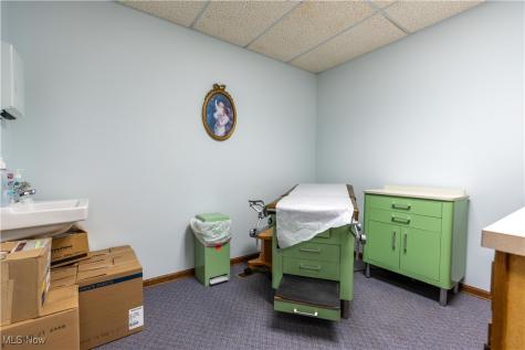 105 5th Street SE Barberton OH 44203