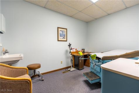 105 5th Street SE Barberton OH 44203