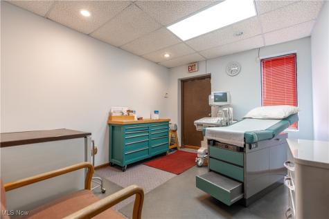 105 5th Street SE Barberton OH 44203