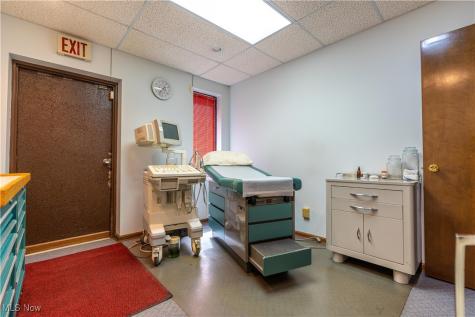 105 5th Street SE Barberton OH 44203