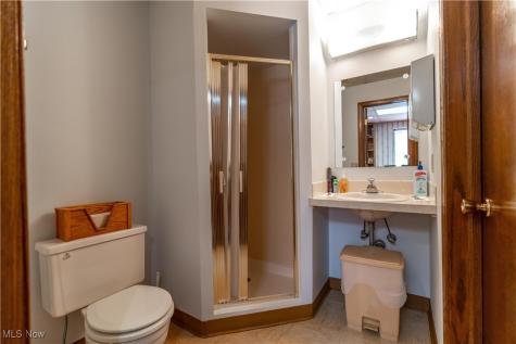 105 5th Street SE Barberton OH 44203