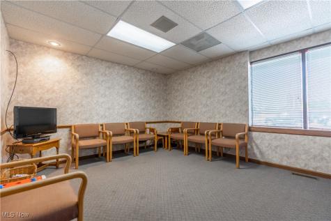 105 5th Street SE Barberton OH 44203